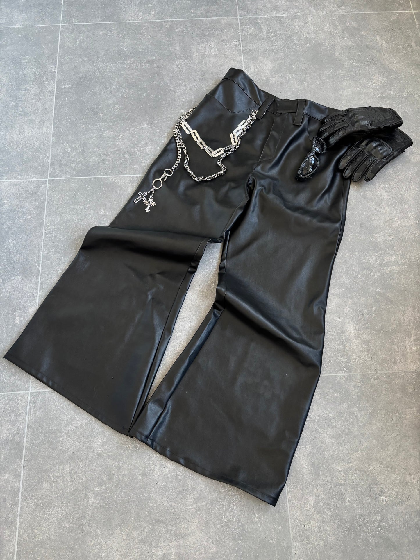 UNIFORM BAGGY LEATHER PANTS