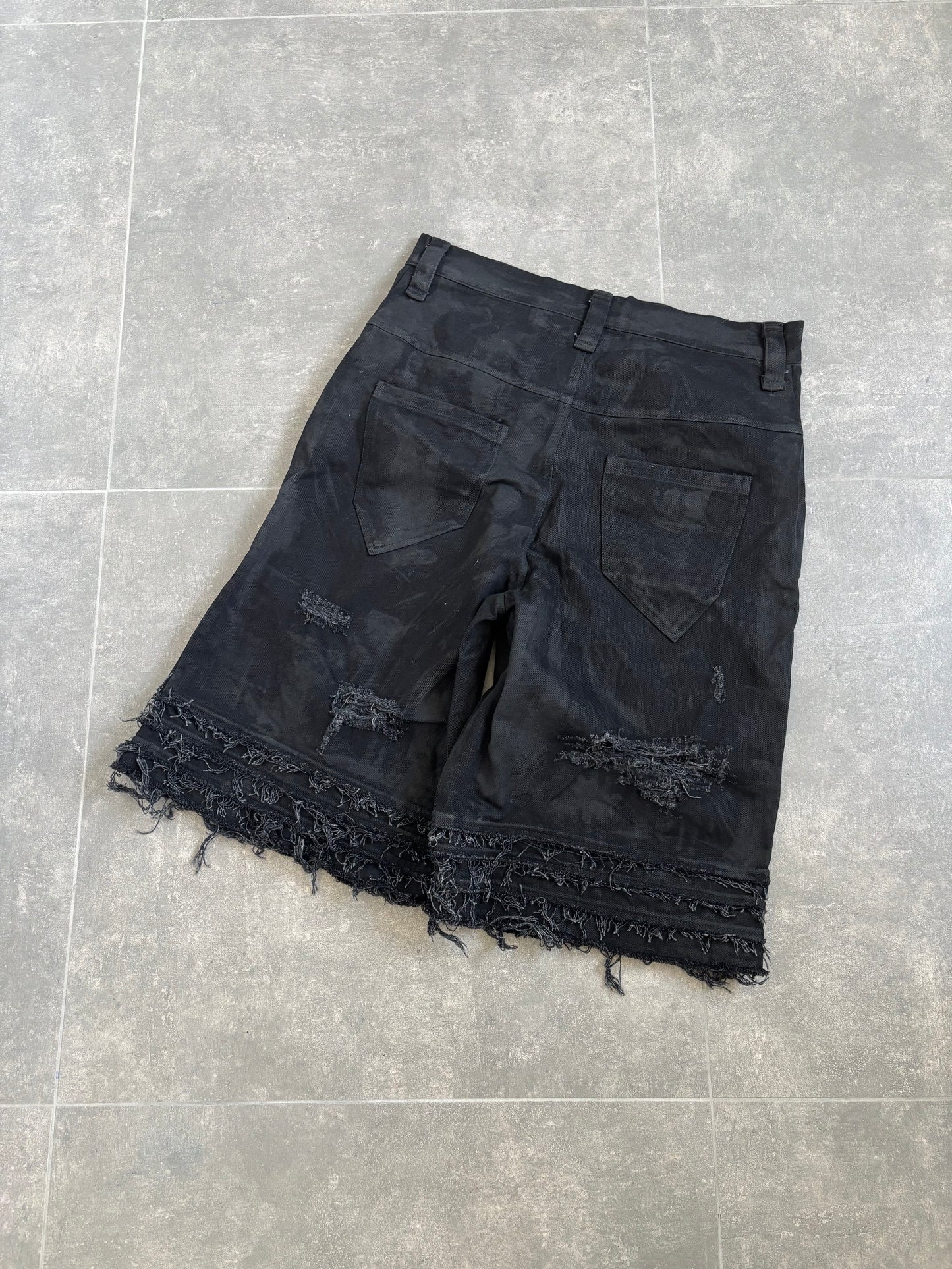 DISTRESSED SHORTS